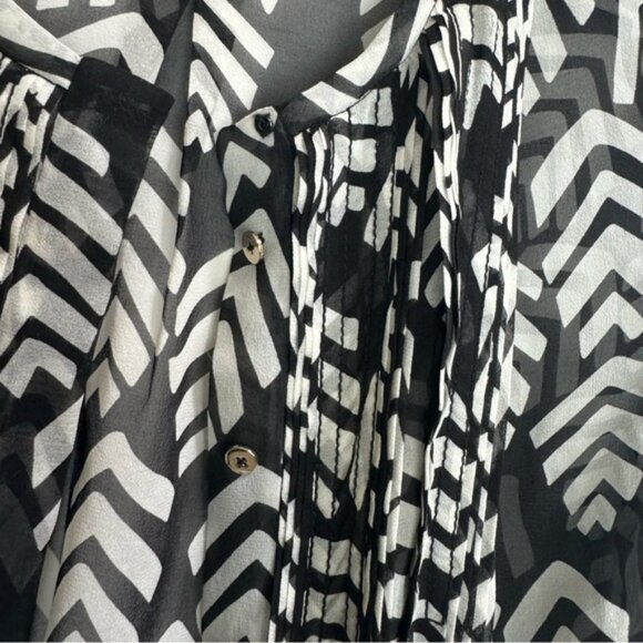 DVF Silk Floral Blouse Pleated Lightweight Button Up Pin Tuck Flowy Fairy Top 4 - Picture 6 of 16